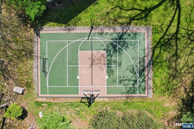 4 Conklin Court, Allendale, NJ 07401