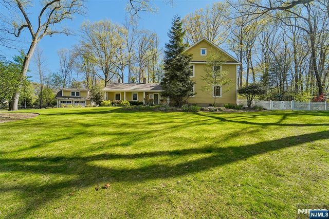 4 Conklin Court, Allendale, NJ 07401