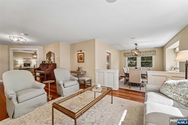 4 Conklin Court, Allendale, NJ 07401