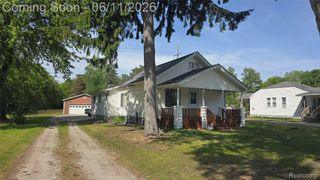 4085 Pine Grove Avenue, Fort Gratiot Charter Township, MI 48059