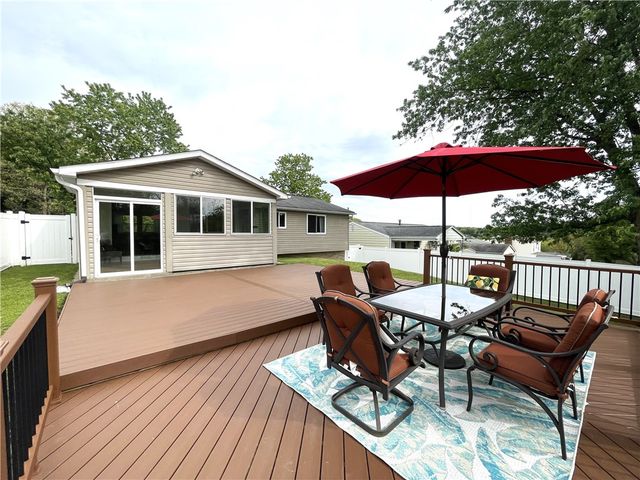 592 Surfside Dr, Plum Boro, PA 15239