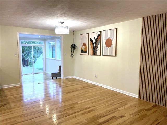 592 Surfside Dr, Plum Boro, PA 15239