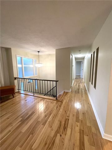 592 Surfside Dr, Plum Boro, PA 15239