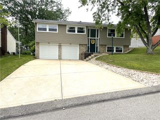 592 Surfside Dr, Plum Boro, PA 15239