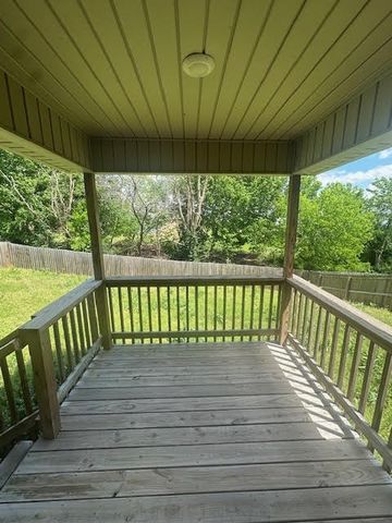 1008 Brook Street, Gentry, AR 72734