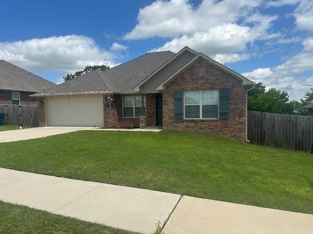 1008 Brook Street, Gentry, AR 72734