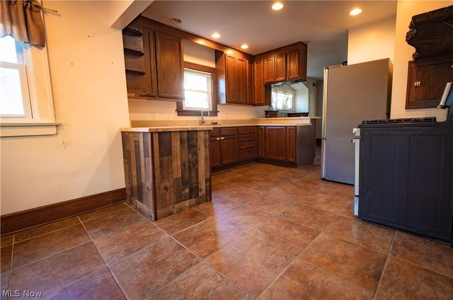 1564 Cascade, Youngstown, OH 44511