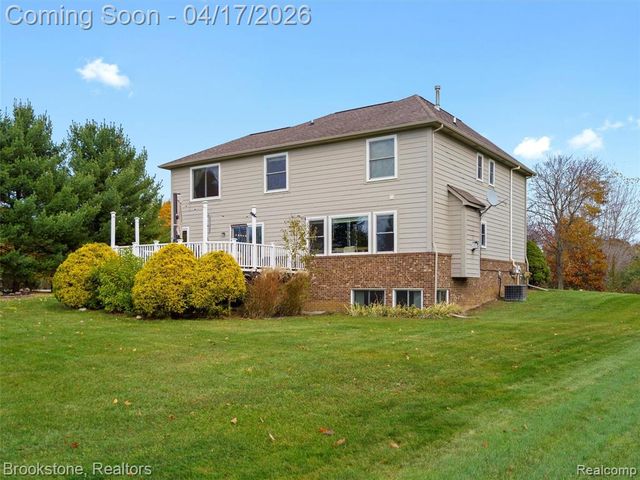 6707 Forest Pointe Boulevard, Davisburg, MI 48350
