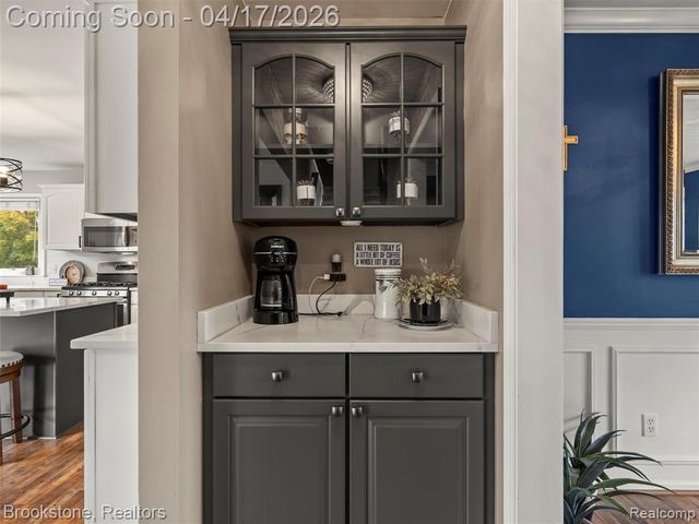6707 Forest Pointe Boulevard, Davisburg, MI 48350
