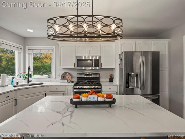 6707 Forest Pointe Boulevard, Davisburg, MI 48350