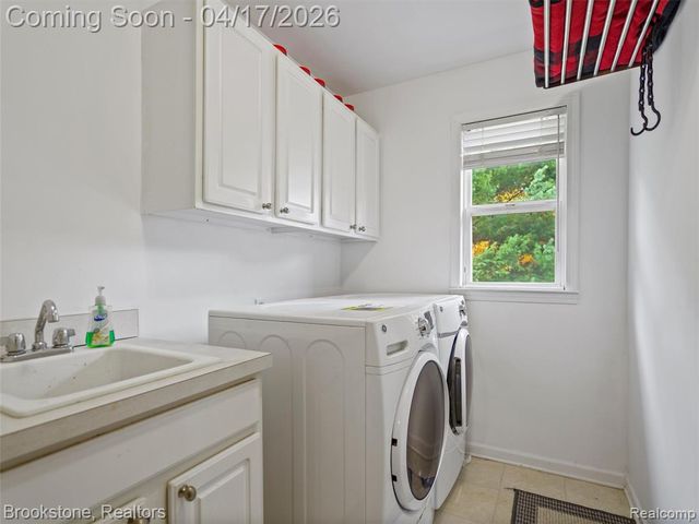 6707 Forest Pointe Boulevard, Davisburg, MI 48350