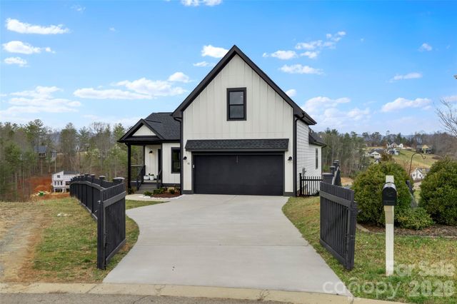 41 Alaskan Drive, Leicester, NC 28748