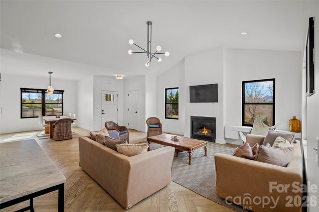 41 Alaskan Drive, Leicester, NC 28748