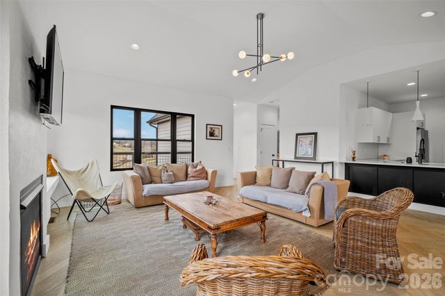 41 Alaskan Drive, Leicester, NC 28748