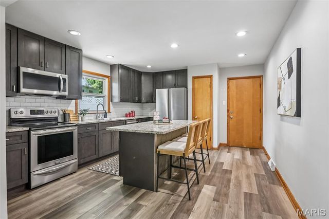 1 Elmwood Court, St Charles, MO 63301
