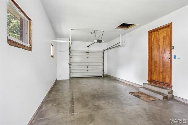 1 Elmwood Court, St Charles, MO 63301