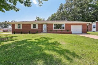 1 Elmwood Court, St Charles, MO 63301