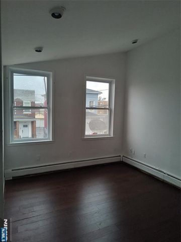 17 Laird Place, Cliffside Park, NJ 07010