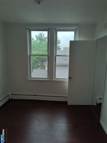 17 Laird Place, Cliffside Park, NJ 07010