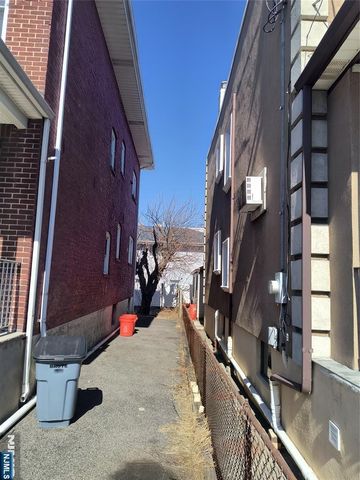 17 Laird Place, Cliffside Park, NJ 07010