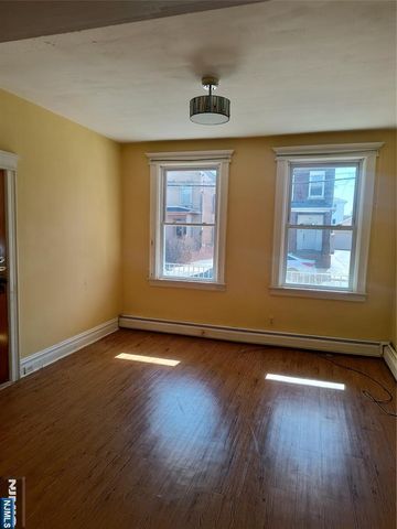 17 Laird Place, Cliffside Park, NJ 07010