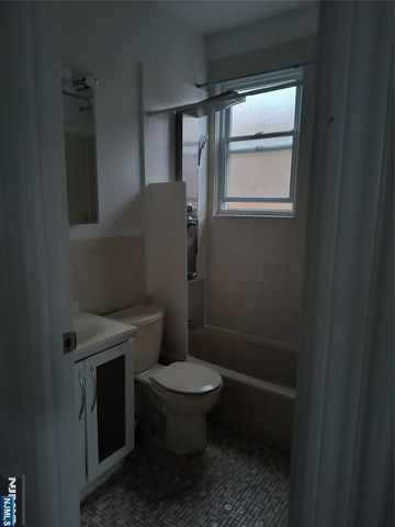 17 Laird Place, Cliffside Park, NJ 07010