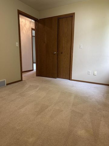 1429 RIDGEWAY DRIVE, Neenah, WI 54956