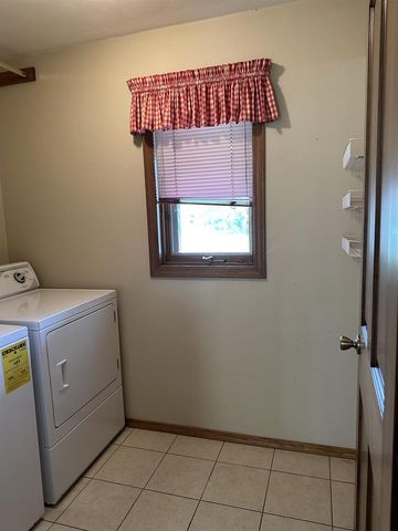 1429 RIDGEWAY DRIVE, Neenah, WI 54956