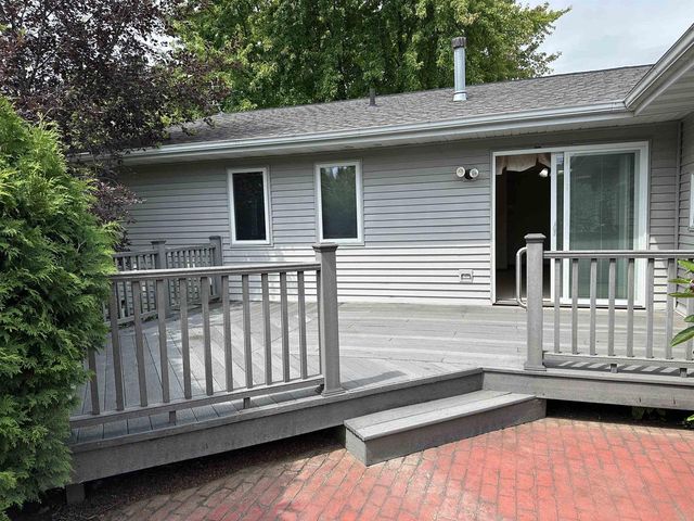 1429 RIDGEWAY DRIVE, Neenah, WI 54956