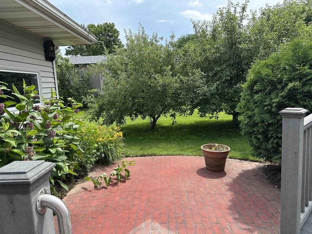 1429 RIDGEWAY DRIVE, Neenah, WI 54956