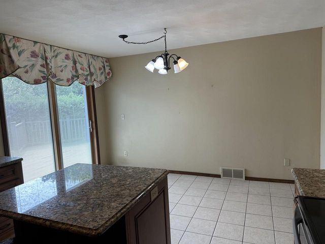 1429 RIDGEWAY DRIVE, Neenah, WI 54956