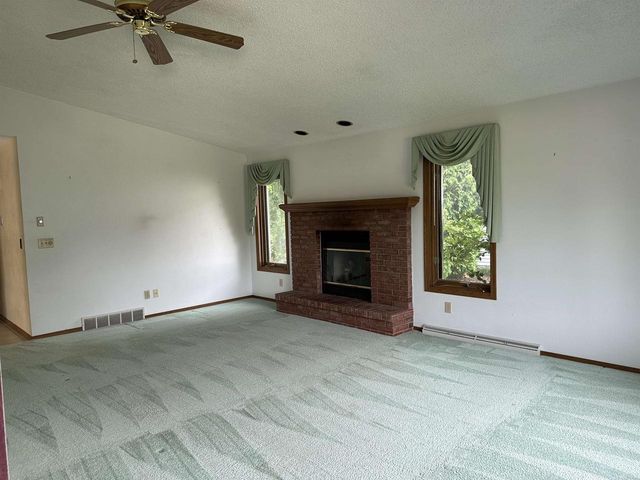 1429 RIDGEWAY DRIVE, Neenah, WI 54956