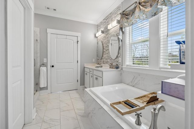 132 Newbury Dr, White House, TN 37188