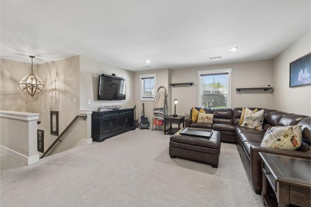 132 Newbury Dr, White House, TN 37188