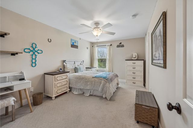 132 Newbury Dr, White House, TN 37188