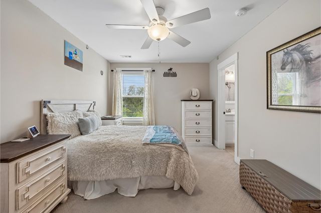 132 Newbury Dr, White House, TN 37188