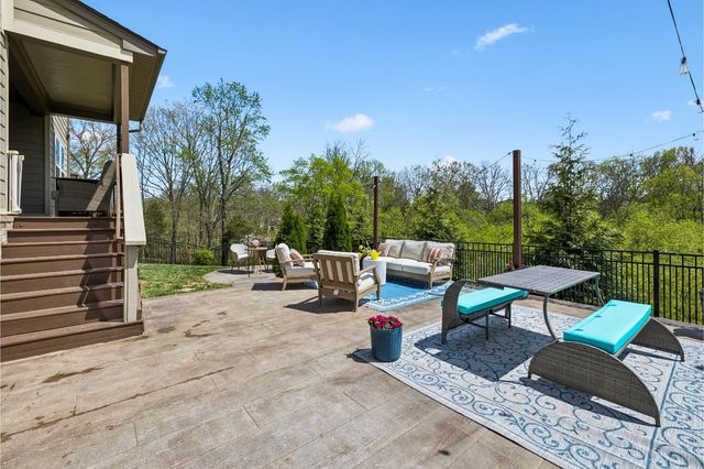 132 Newbury Dr, White House, TN 37188