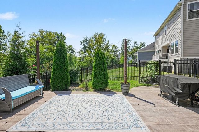 132 Newbury Dr, White House, TN 37188