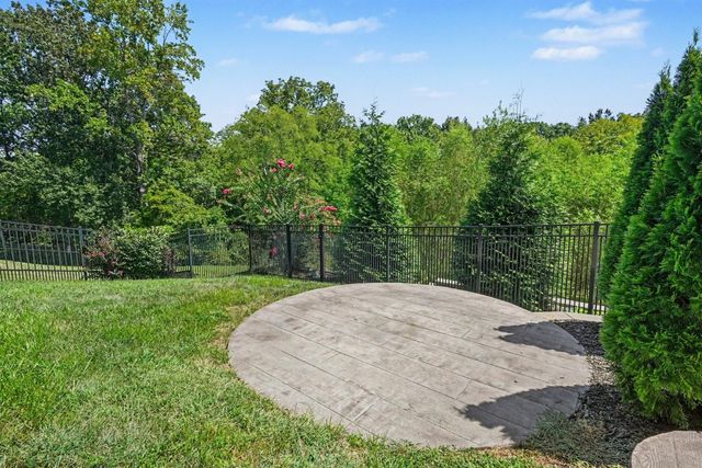 132 Newbury Dr, White House, TN 37188