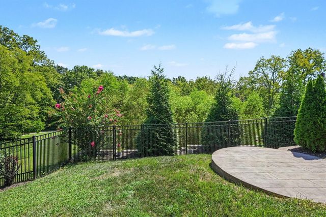 132 Newbury Dr, White House, TN 37188