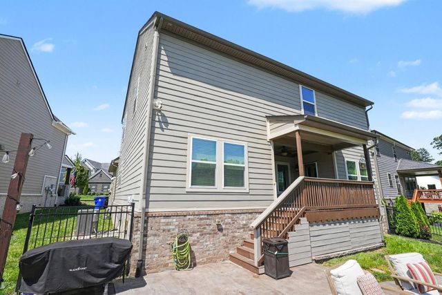 132 Newbury Dr, White House, TN 37188