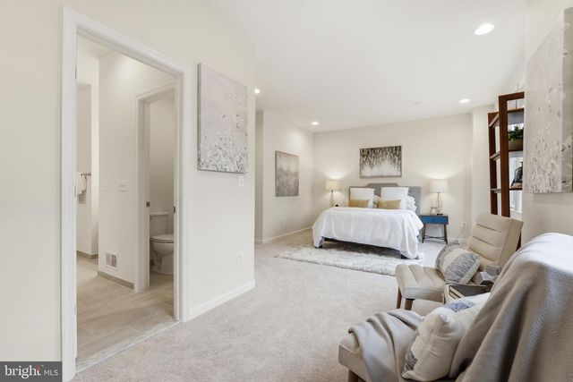 9193 CENTRAL GREEN ST, Lorton, VA 22079