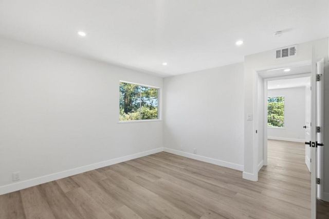 1458 Hudson Street 302, Redwood City, CA 94061