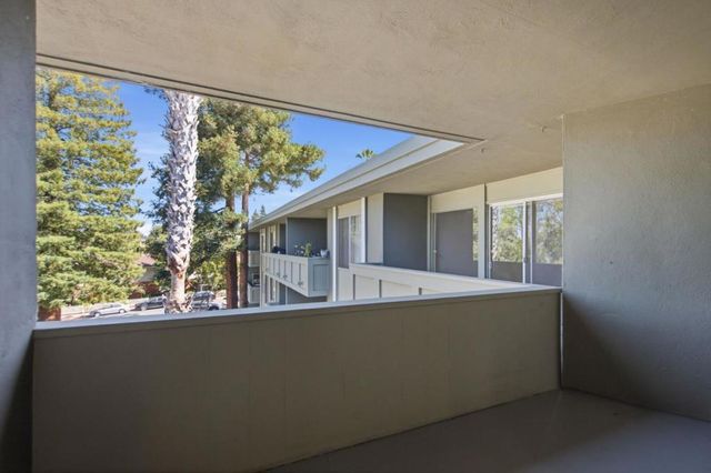 1458 Hudson Street 302, Redwood City, CA 94061