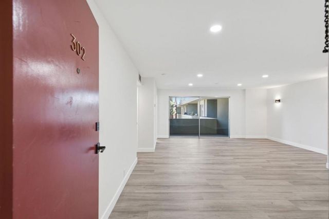 1458 Hudson Street 302, Redwood City, CA 94061