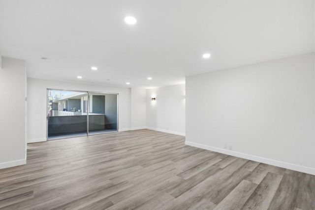 1458 Hudson Street 302, Redwood City, CA 94061