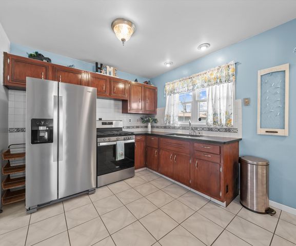 29726 Red Cedar Drive, Flat Rock, MI 48134