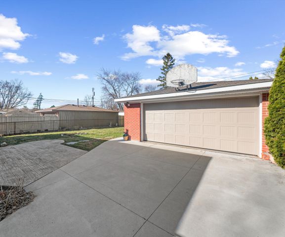 29726 Red Cedar Drive, Flat Rock, MI 48134