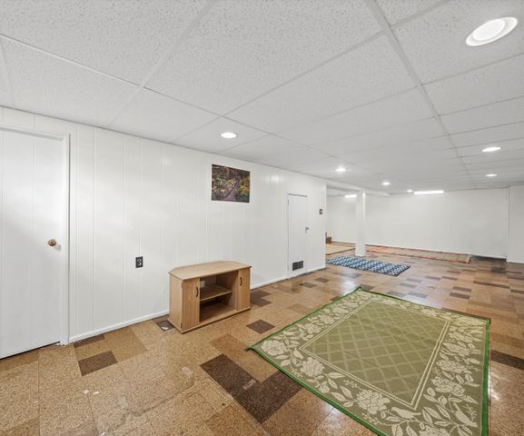 29726 Red Cedar Drive, Flat Rock, MI 48134