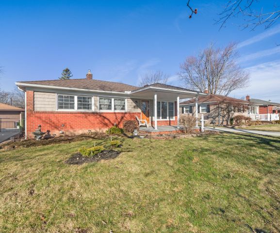 29726 Red Cedar Drive, Flat Rock, MI 48134